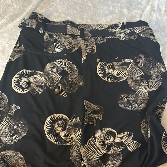 WHBM tapered ankle shell print pant - Picture 7 of 7
